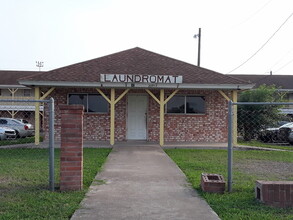 2095 La Palma St in San Benito, TX - Building Photo - Building Photo