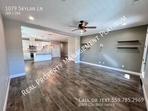 1079 Skylar Ln in Clovis, CA - Foto de edificio - Building Photo