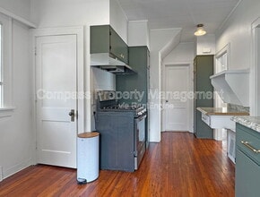 1462 Walker Ave NW in Grand Rapids, MI - Building Photo - Building Photo