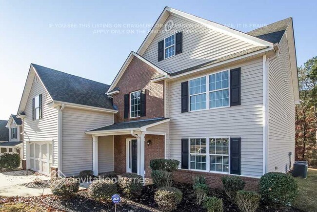 1025 Levista Dr in Locust Grove, GA - Foto de edificio - Building Photo