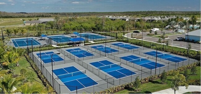 16748 Seasons Coast Dr in Bonita Springs, FL - Building Photo - Building Photo