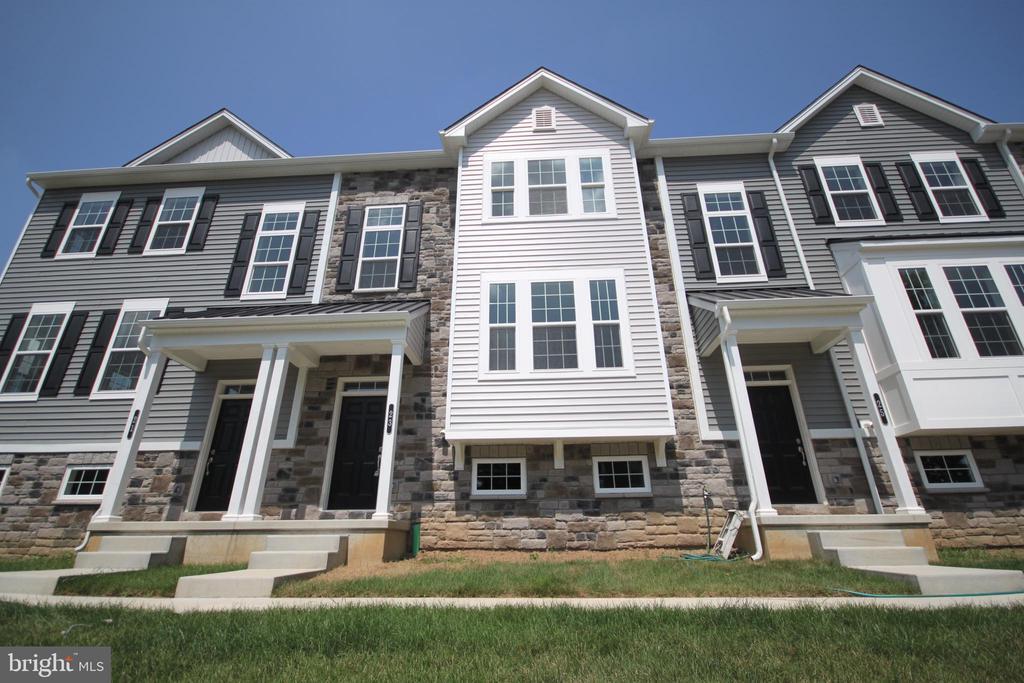 23 Church St in Chalfont, PA - Building Photo