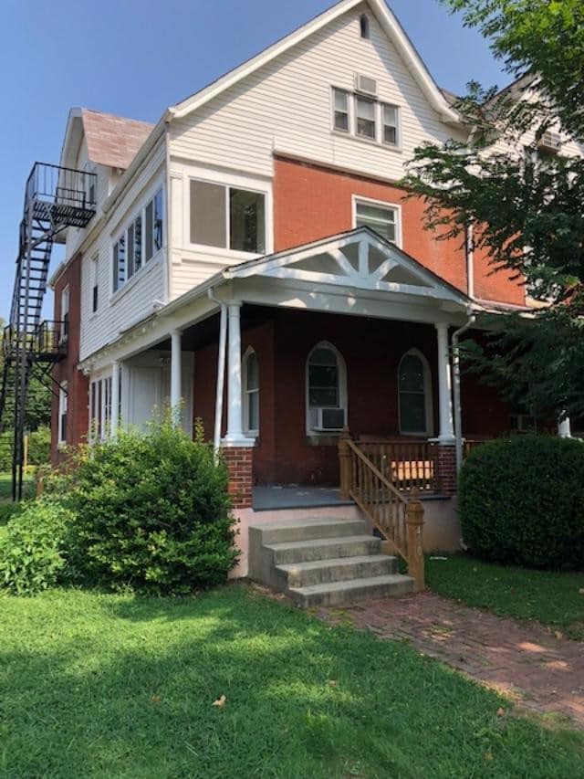 400 E 19th St, Unit 1