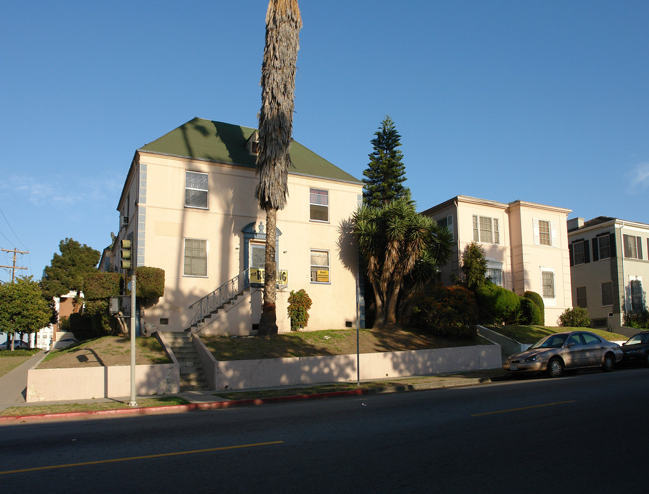 338 N New Hampshire Ave in Los Angeles, CA - Foto de edificio