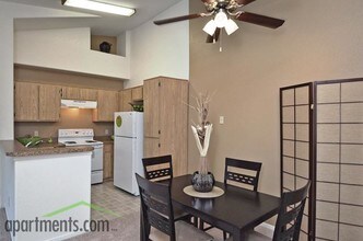 Riverview Springs in Oceanside, CA - Building Photo - Building Photo