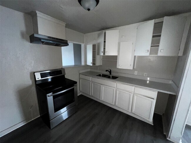 5401 Doolittle Blvd in Houston, TX - Building Photo - Building Photo