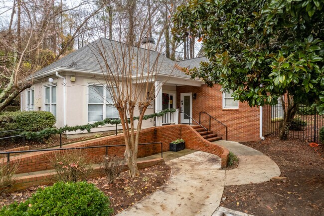 Lenox Heights in Atlanta, GA - Building Photo - Building Photo