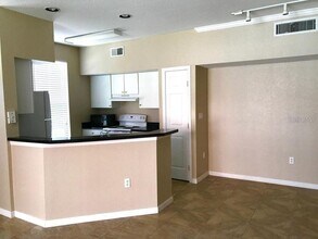 9228 Lake Chase Island Way in Tampa, FL - Building Photo - Building Photo