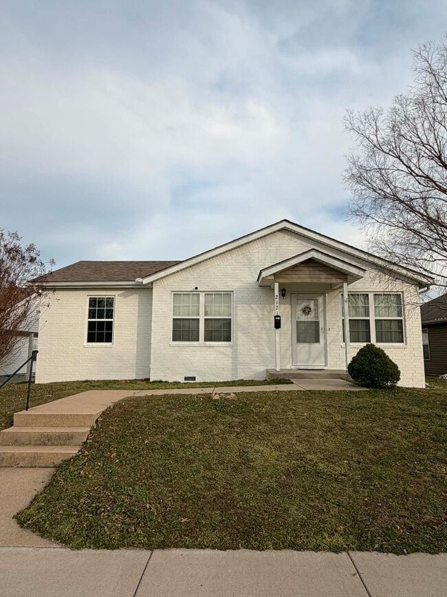 2121 S Kentucky Ave in Joplin, MO - Building Photo - Building Photo