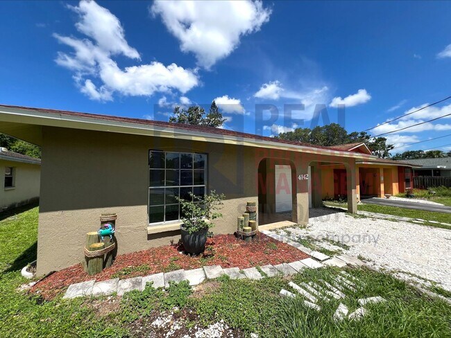 4142 Iola Dr in Sarasota, FL - Building Photo - Building Photo