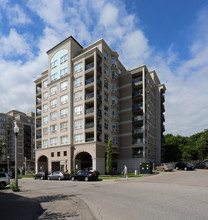 4000 Creekside Dr in Hamilton, ON - Building Photo - Building Photo