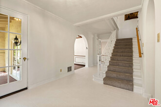 470 S Rodeo Dr in Beverly Hills, CA - Foto de edificio - Building Photo