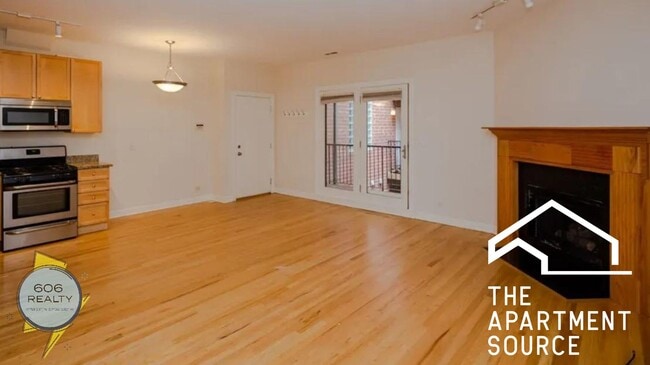 3347 N Clark St, Unit 1 in Chicago, IL - Foto de edificio - Building Photo