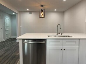 604 Serramonte Dr in Marietta, GA - Building Photo - Building Photo