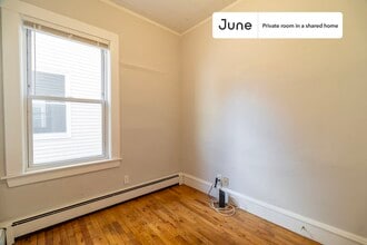 Private bedroom in 3 bed/1 bath Home in Boston, MA - Building Photo - Building Photo
