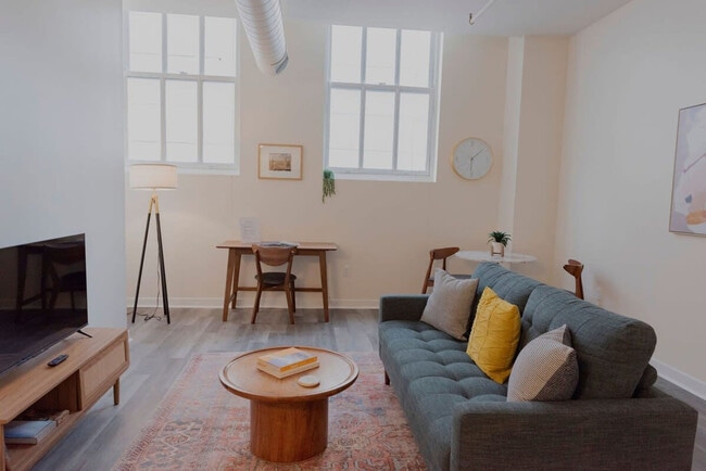 125 W Market St in Indianapolis, IN - Foto de edificio - Building Photo