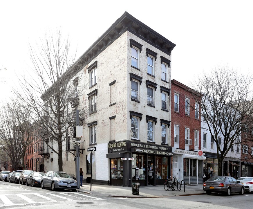 223 Court St in Brooklyn, NY - Foto de edificio