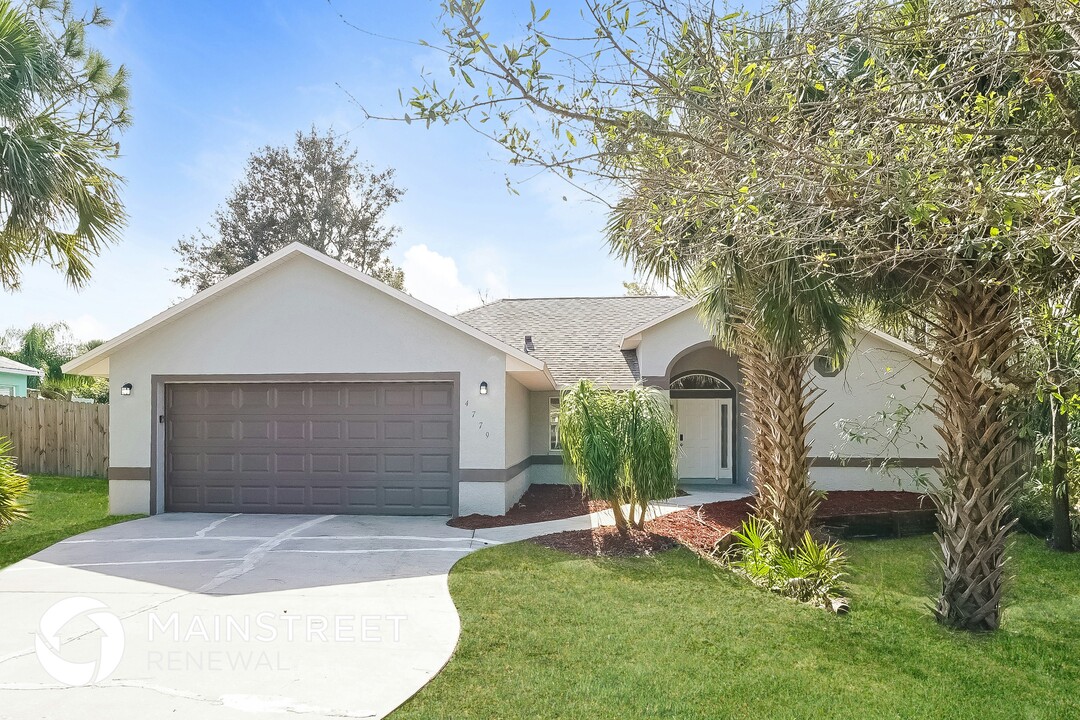 4779 Chicago St in Cocoa, FL - Building Photo