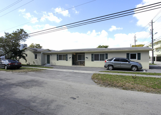 795 NE 128th St in Miami, FL - Building Photo - Building Photo