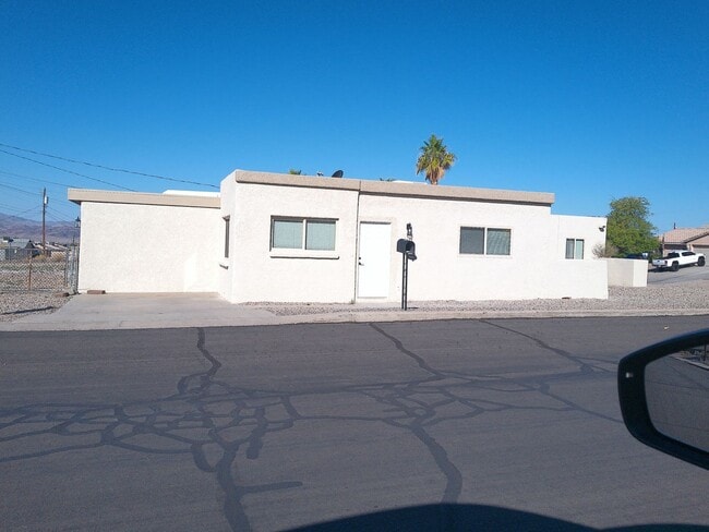 property at 1235 Pawnee Dr