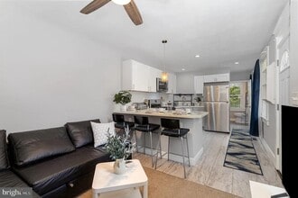 442 Poplar St, Unit 2 in Lancaster, PA - Foto de edificio - Building Photo