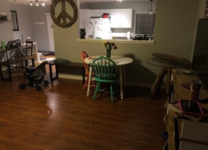 8340 Angela Ct in Zephyrhills, FL - Foto de edificio - Building Photo