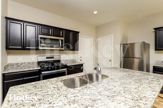 4848 Hallies Gdn in Saint Hedwig, TX - Building Photo - Building Photo