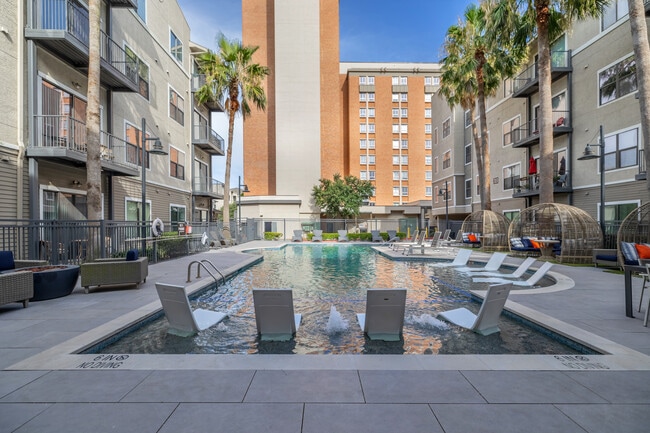 Hermann Park Lofts in Houston, TX - Building Photo - Building Photo