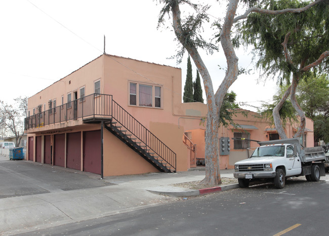 6370 Cedar St in Huntington Park, CA - Building Photo - Building Photo