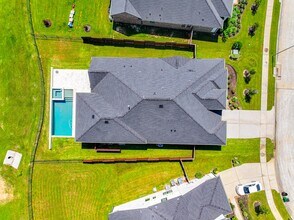 25018 Pavonia Lake Ln in Tomball, TX - Building Photo - Building Photo