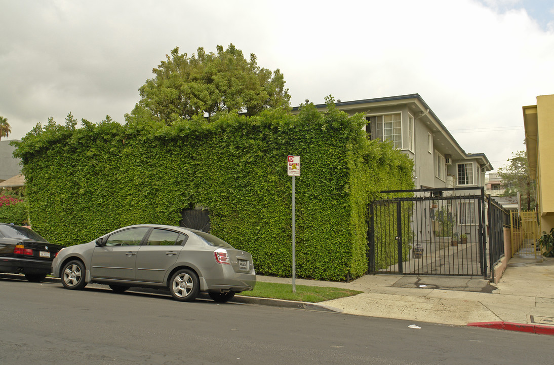 1444 N Fuller Ave in Los Angeles, CA - Building Photo