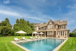 32 Sagg Rd in Sagaponack, NY - Building Photo