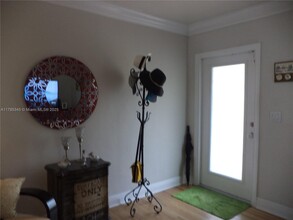 6210 SW 34th St in Miami, FL - Building Photo - Building Photo