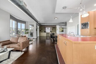 277 N Broadway in Denver, CO - Foto de edificio - Building Photo