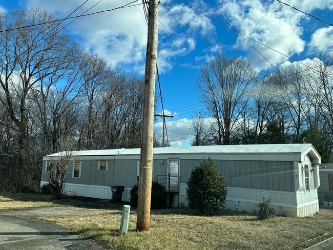 property at 118 Buckingham Ln