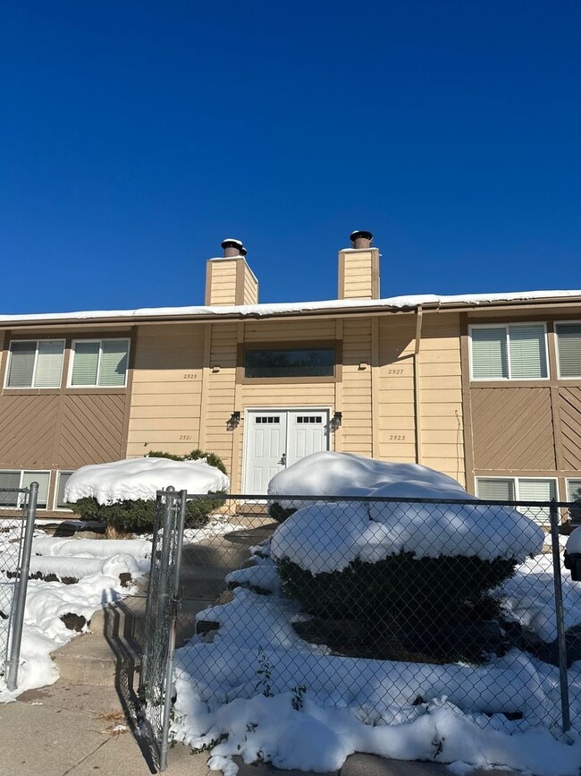 2521 Astrozon Cir-Unit -2527 Astrozon in Colorado Springs, CO - Building Photo - Building Photo