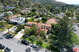 1861 W Mountain St in Glendale, CA - Building Photo - Building Photo