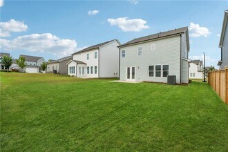 708 Dover Spgs Dr in Acworth, GA - Building Photo - Building Photo