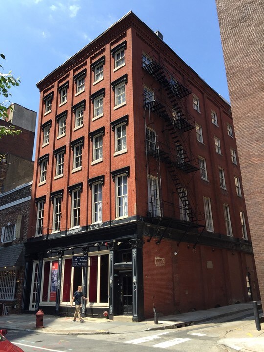 30 S 7th St in Philadelphia, PA - Building Photo