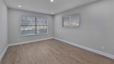 1442 Bonnie View Rd in Dallas, TX - Building Photo - Building Photo