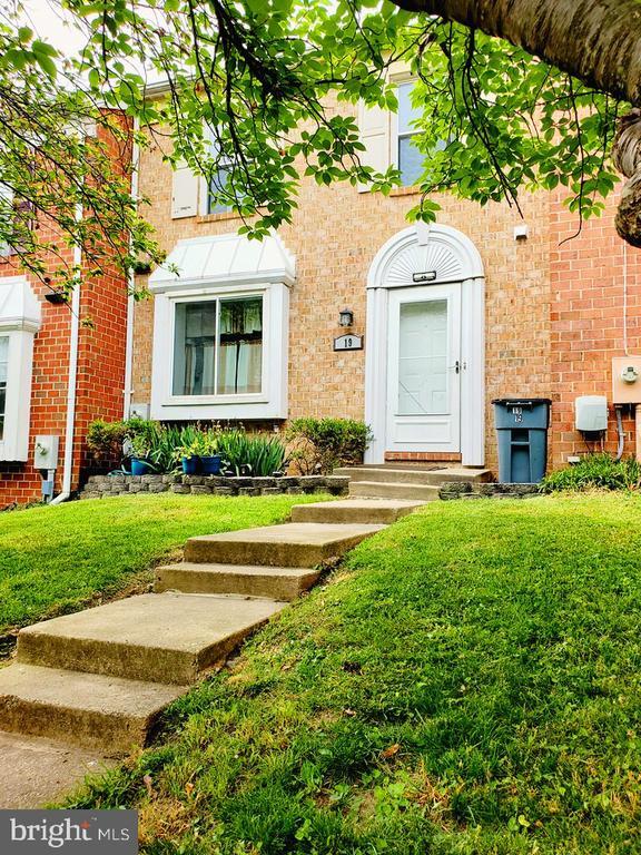 19 Island Run Ct in Catonsville, MD - Building Photo - Building Photo