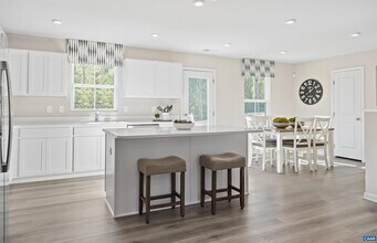 92 Everglades Rd in Barboursville, VA - Building Photo - Building Photo