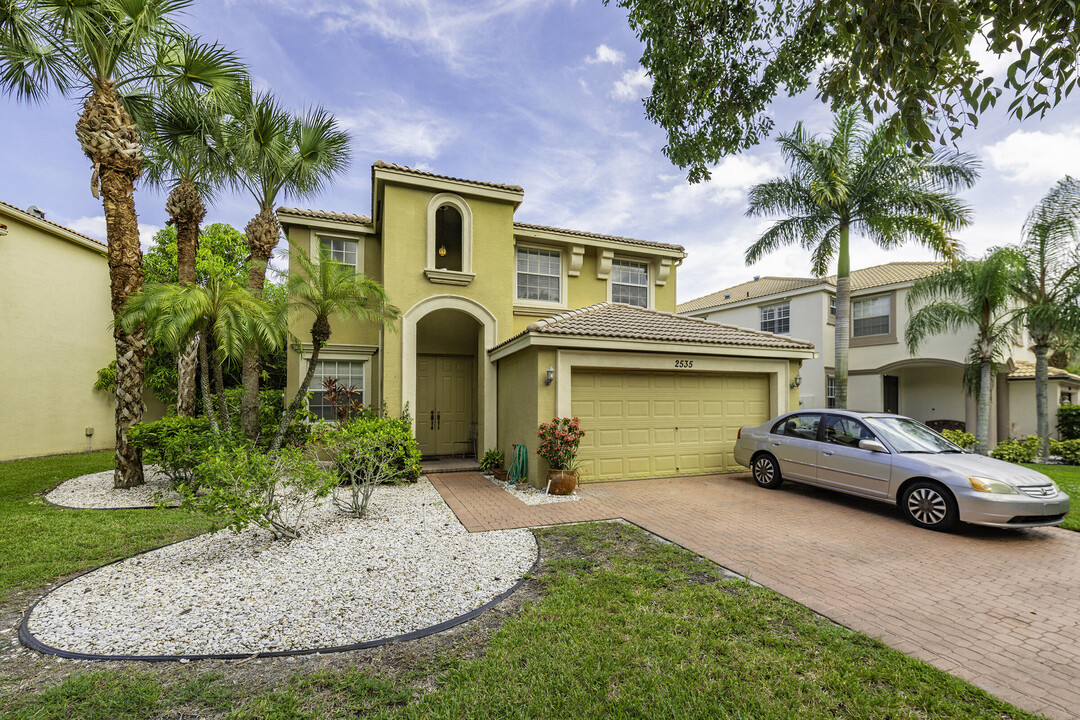 2535 Sawyer Terrace in Wellington, FL - Building Photo