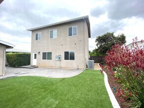 5121-5123 E Falls View Dr in San Diego, CA - Building Photo - Building Photo