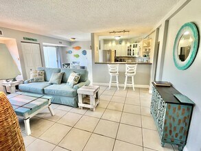 3315 58th Ave S, Unit 409 in St. Petersburg, FL - Building Photo - Building Photo