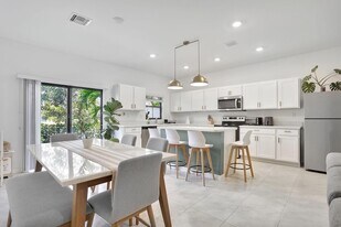 877 NW 3rd Way in Pompano Beach, FL - Building Photo