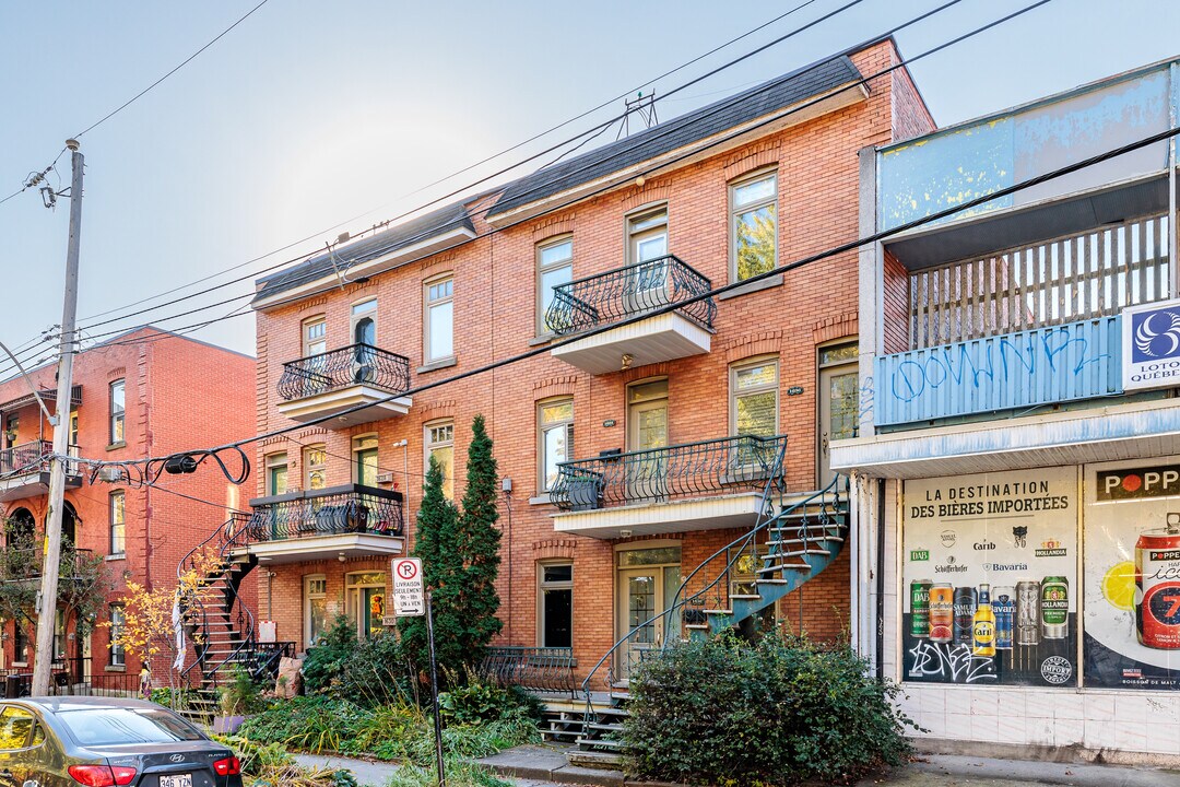 1632 De Champigny Rue in Montréal, QC - Building Photo