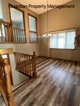 10634 Lee Dr in Eden Prairie, MN - Building Photo - Building Photo