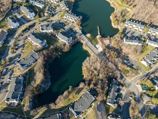 100 Heritage Ln in Hamburg, NJ - Building Photo - Building Photo