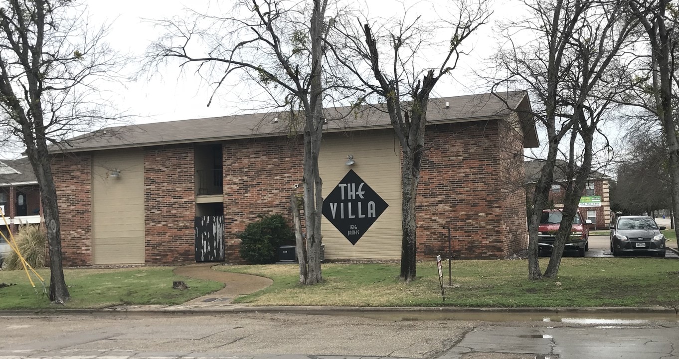 The Villa in Waco, TX - Building Photo